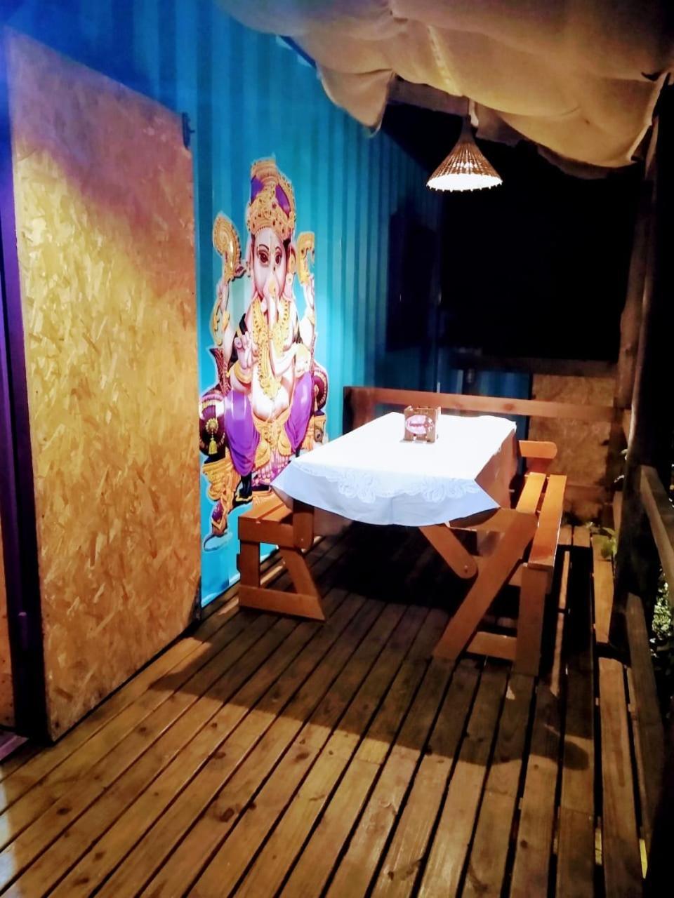 Hindu Box Containers E Cabanas Praia do Rosa Ngoại thất bức ảnh